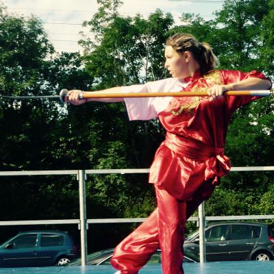 Delphine Stambouli, taolu hallebarde, fêtes des associations 2010.